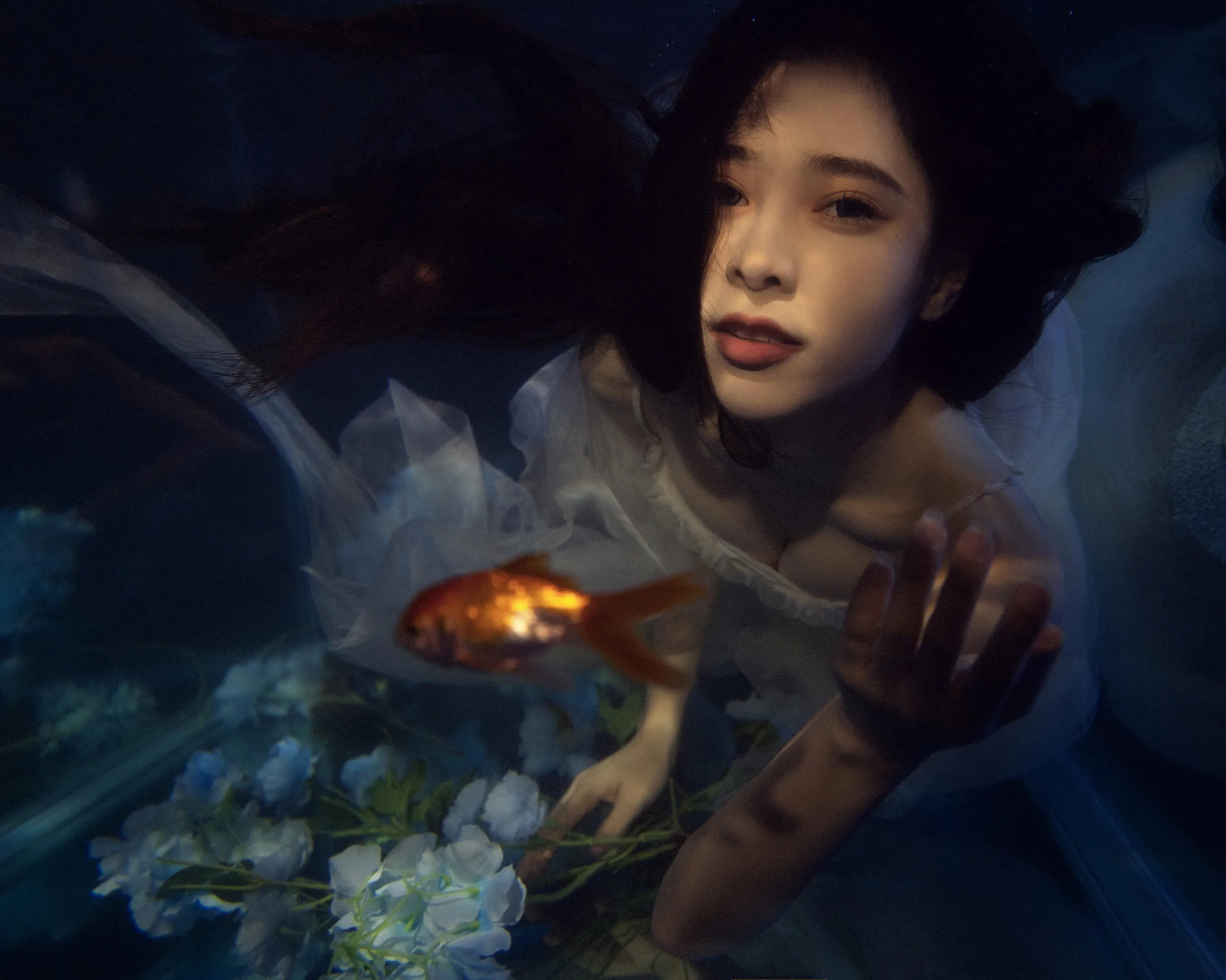 [艺图语] 2022.06.13 镜花水月 蛋蛋 [35P]插图1